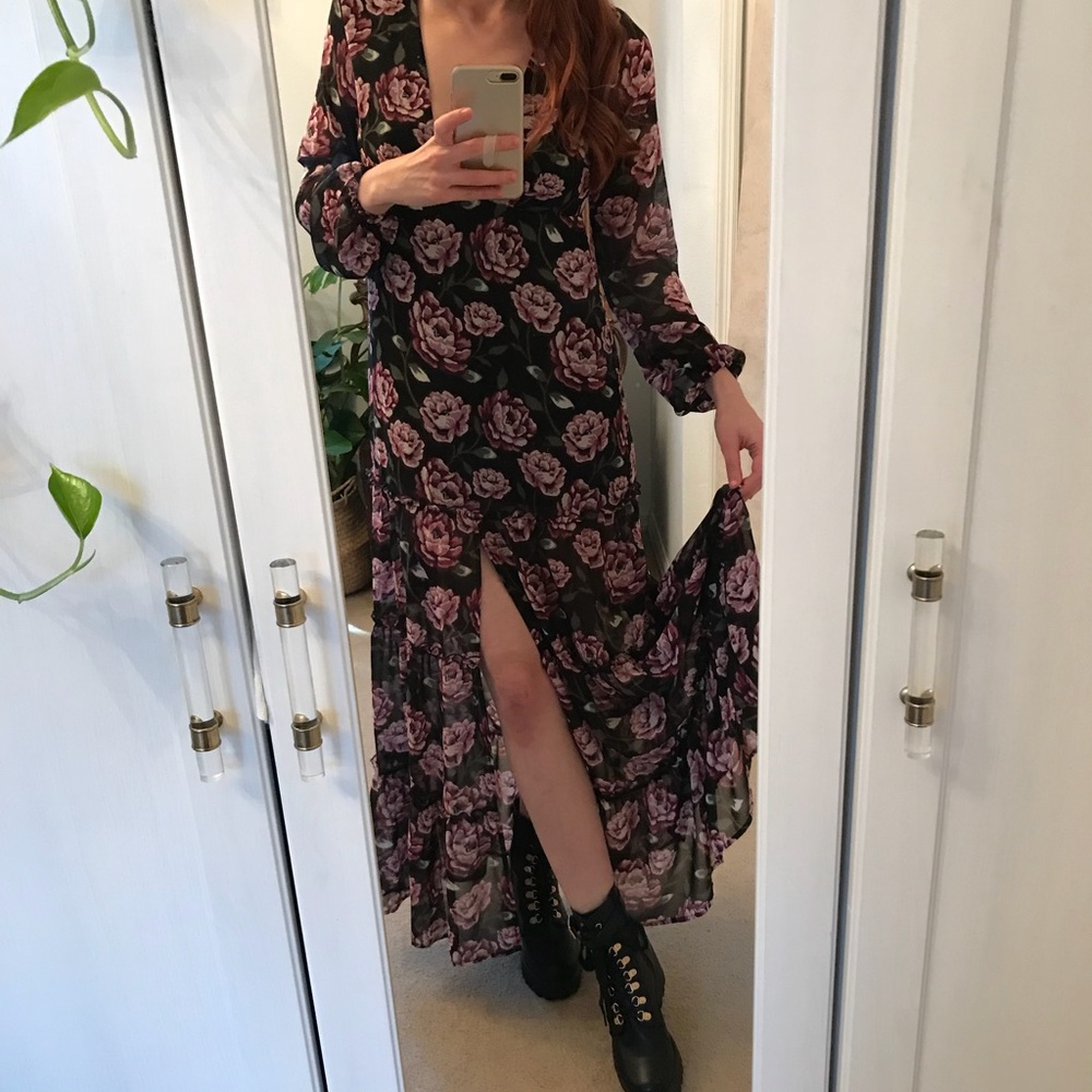 Boho rose print black maxi dress w/ long sleeves